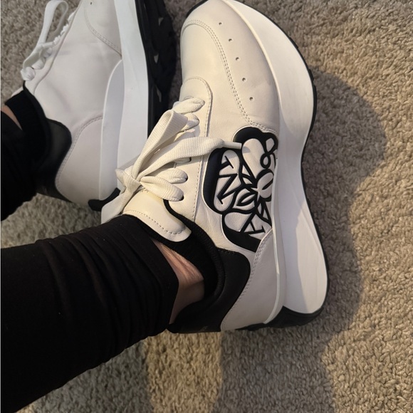 Alexander McQueen Sneakers - Picture 2 of 6